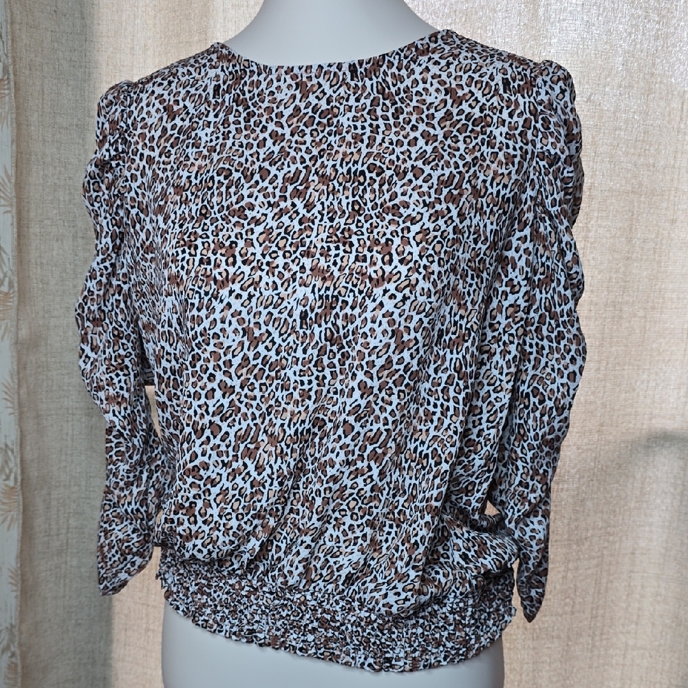 Black and White Ruched 3/4 Sleeve Blouse